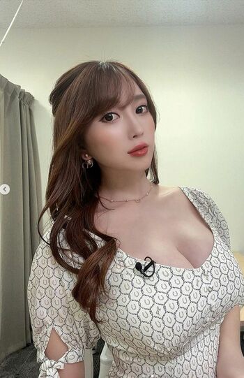 西武・平沼翔太選手との交際、妊娠が報じられた森咲智美（公式インスタグラムより）