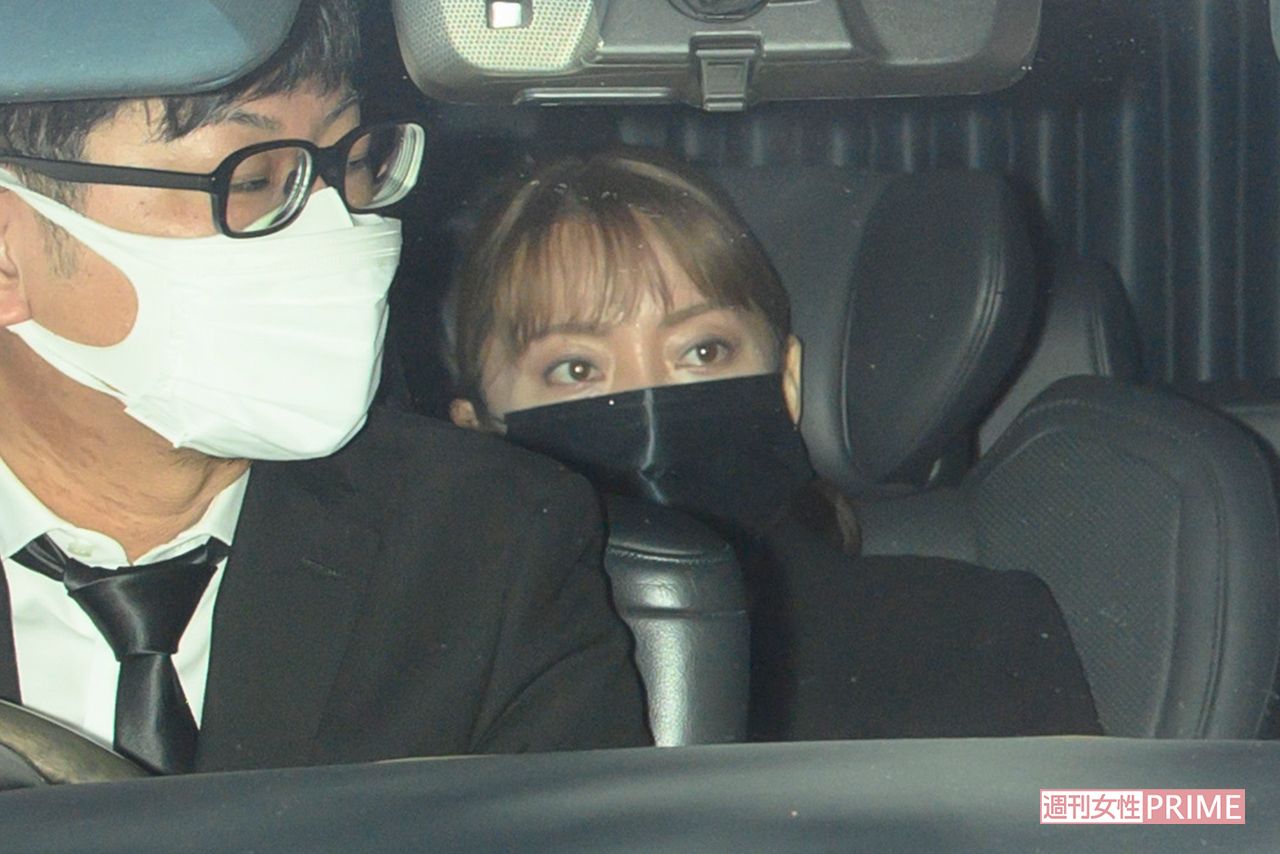 葬儀に参加した加藤茶の妻・綾菜