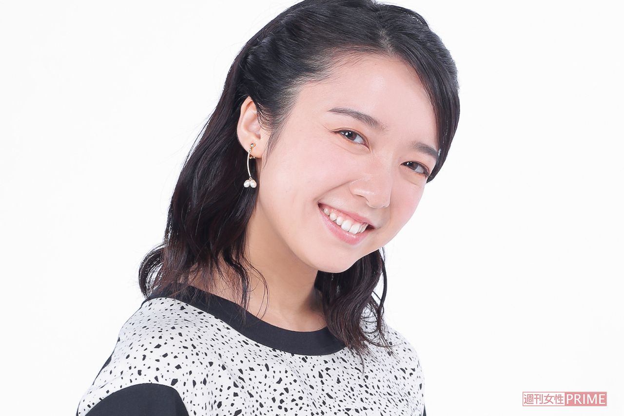 上白石萌音　ヘアメイク／山田佳苗　スタイリスト／嶋岡隆、北村梓