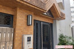 鈴木充容疑者が住んでいるワンルームマンションは単身者が多く、付き合いもない