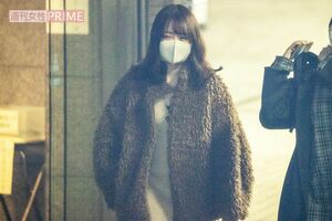 2022年、ラジオ番組を終えてスタジオを後にする山崎怜奈