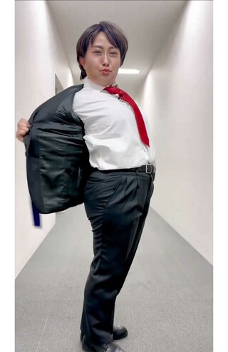 「2頭身の櫻井翔」人気ソロ曲『T.A.B.O.O』を歌いながらノリノリでダンスを披露したキンタロー。(本人のXより)