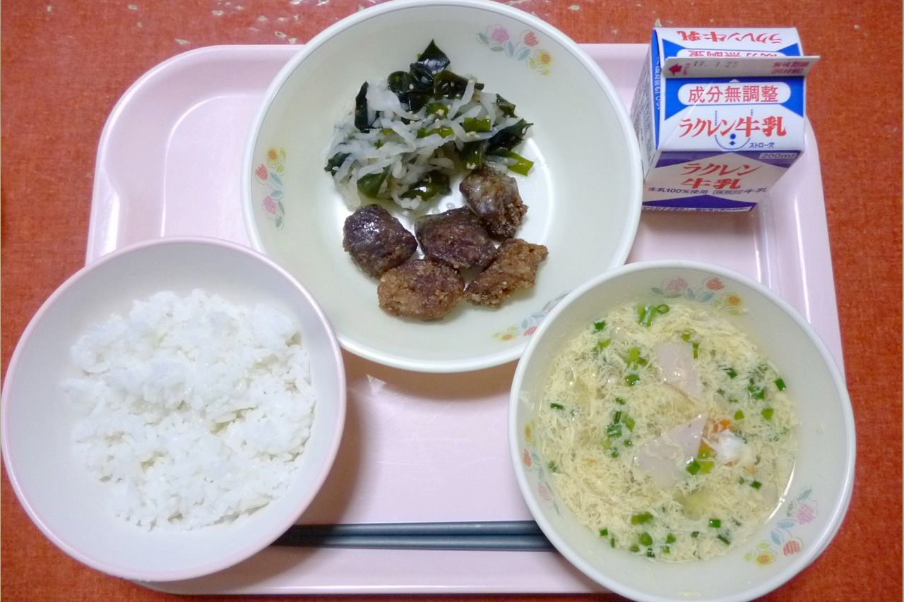 長崎市の鯨のごまみそがらめの給食
