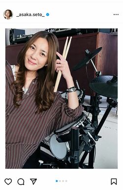 長男がドラムを始めたと報告する、井ノ原快彦の妻・瀬戸朝香（公式インスタグラムより）