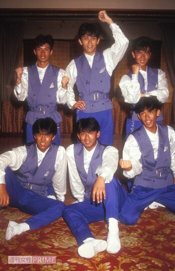 ジャニー喜多川氏からの性被害を明かした、志賀泰伸（上段、右）が在籍した元ジャニーズグループ『忍者』