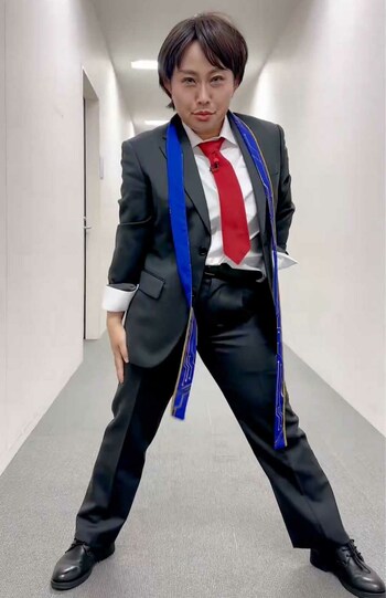 「2頭身の櫻井翔」人気ソロ曲『T.A.B.O.O』を歌いながらノリノリでダンスを披露したキンタロー。（本人のXより）
