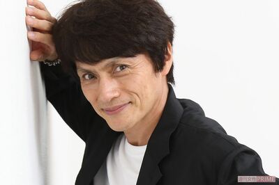 還暦間近の松村雄基、俳優・歌手・茶道・書家・そして社長業「中高生くらいから精神年齢は変わってない 」