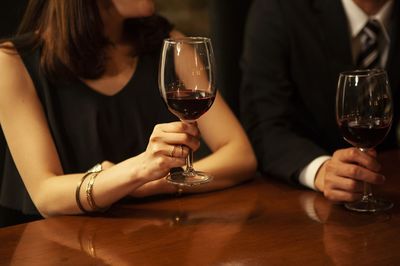 婚活アプリで出会った東大出身・金融マンに騙されて──38歳・桃子の悲劇〈前編〉