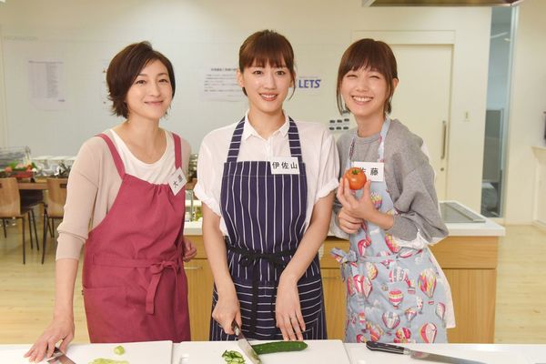 3人のセレブ主婦のファッションも見逃せない！　(c)日本テレビ