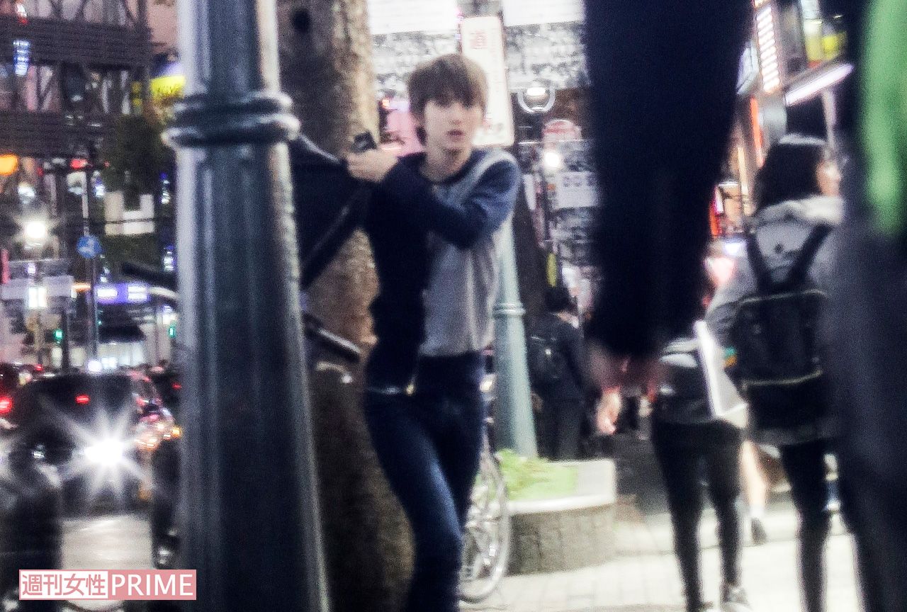 打ち上げ会場に向かう本郷