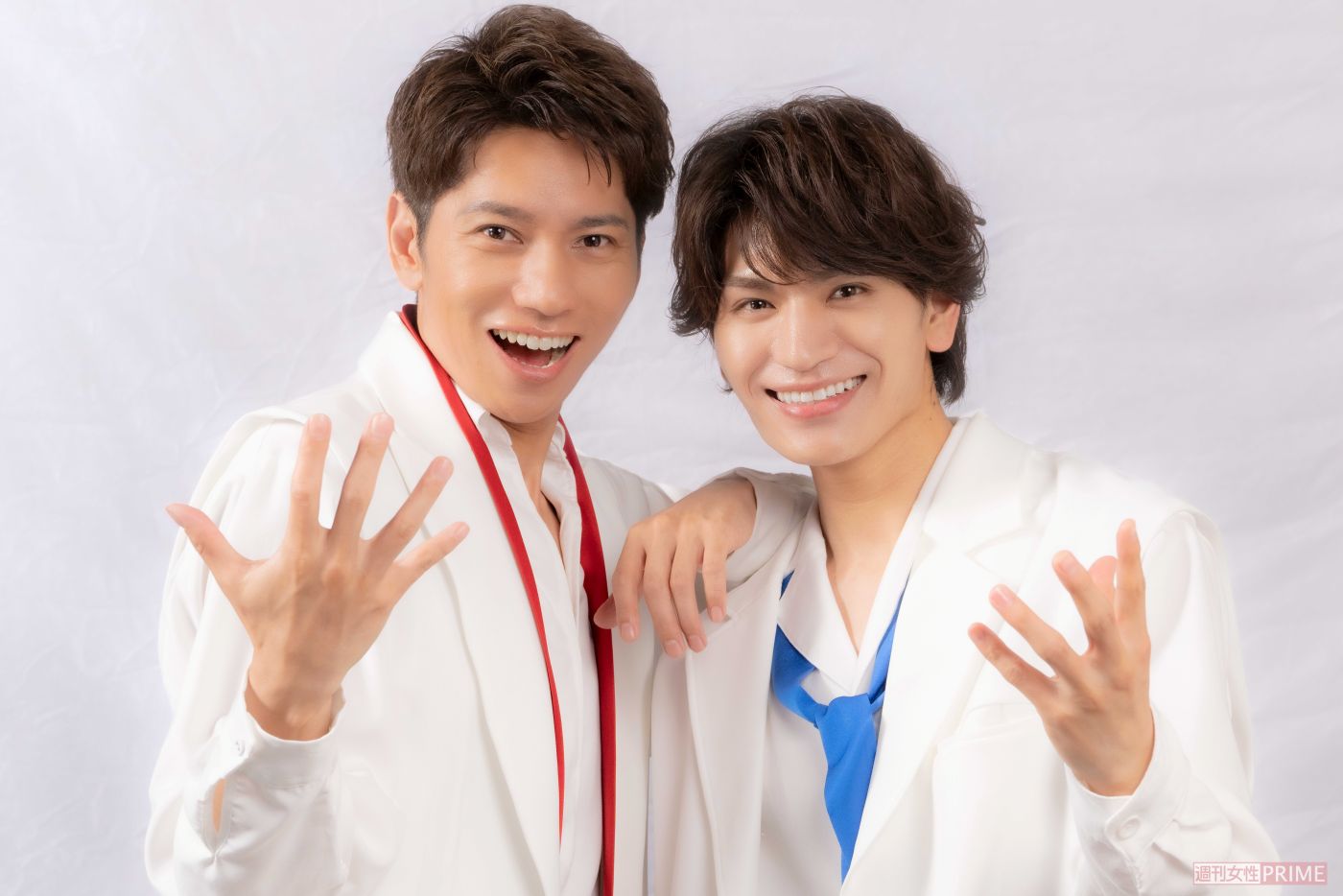 『SHOW-WA』山本佳志（左）と『MATSURI』鈴木渉　撮影/伊藤和幸、ヘアメイク/服部ゆりあ、森村まほ、寺澤はるか（CONTINUE）、衣装デザイン/鈴江英夫（H）