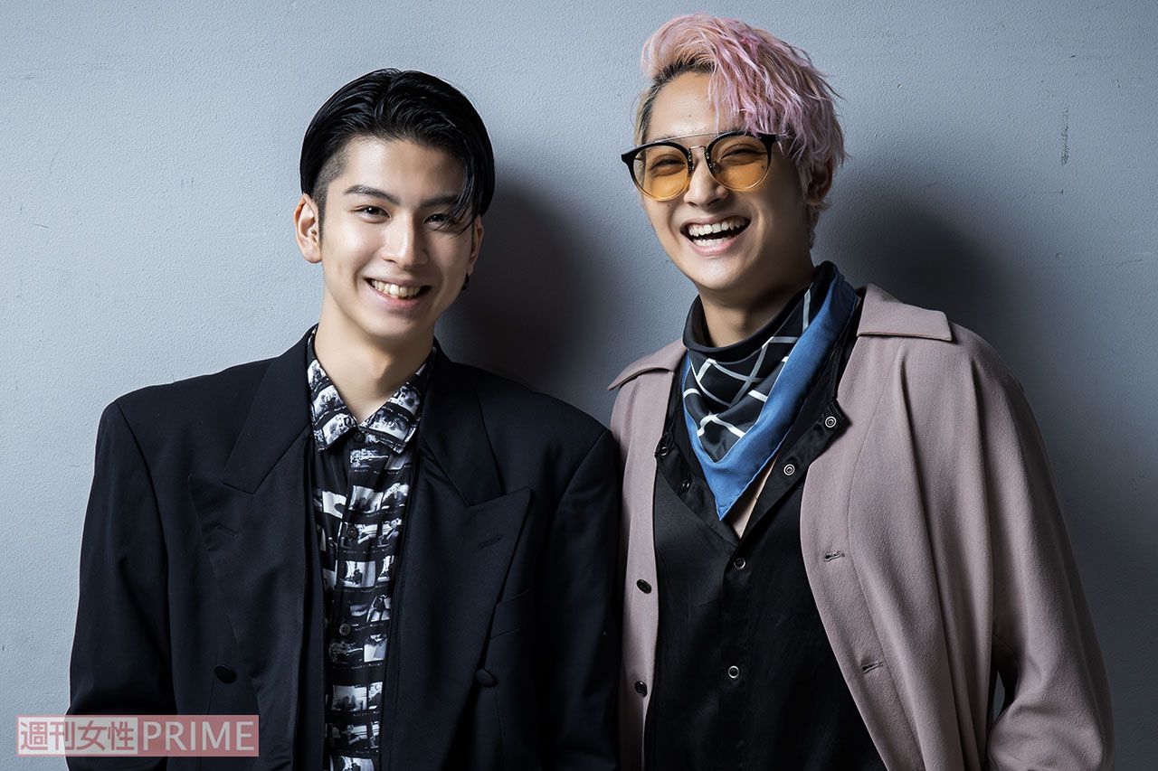 （左から）長谷川慎、鈴木昂秀　撮影／廣瀬靖士