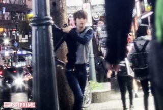 打ち上げ会場に向かう本郷