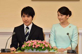 2017年9月の婚約内定会見。秋篠宮さまは、おふたりの再度の会見を望まれているという