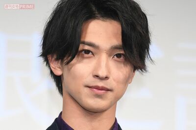 横浜流星、宮本武蔵を演じる主演舞台『巌流島』の現場に１個600円の“うなぎの蒲焼おにぎり”を100個差し入…