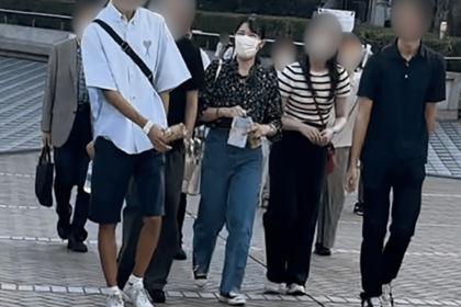 '23年9月、男女6人で東京ドームシティを訪問、大満喫された愛子さま（写真中央）