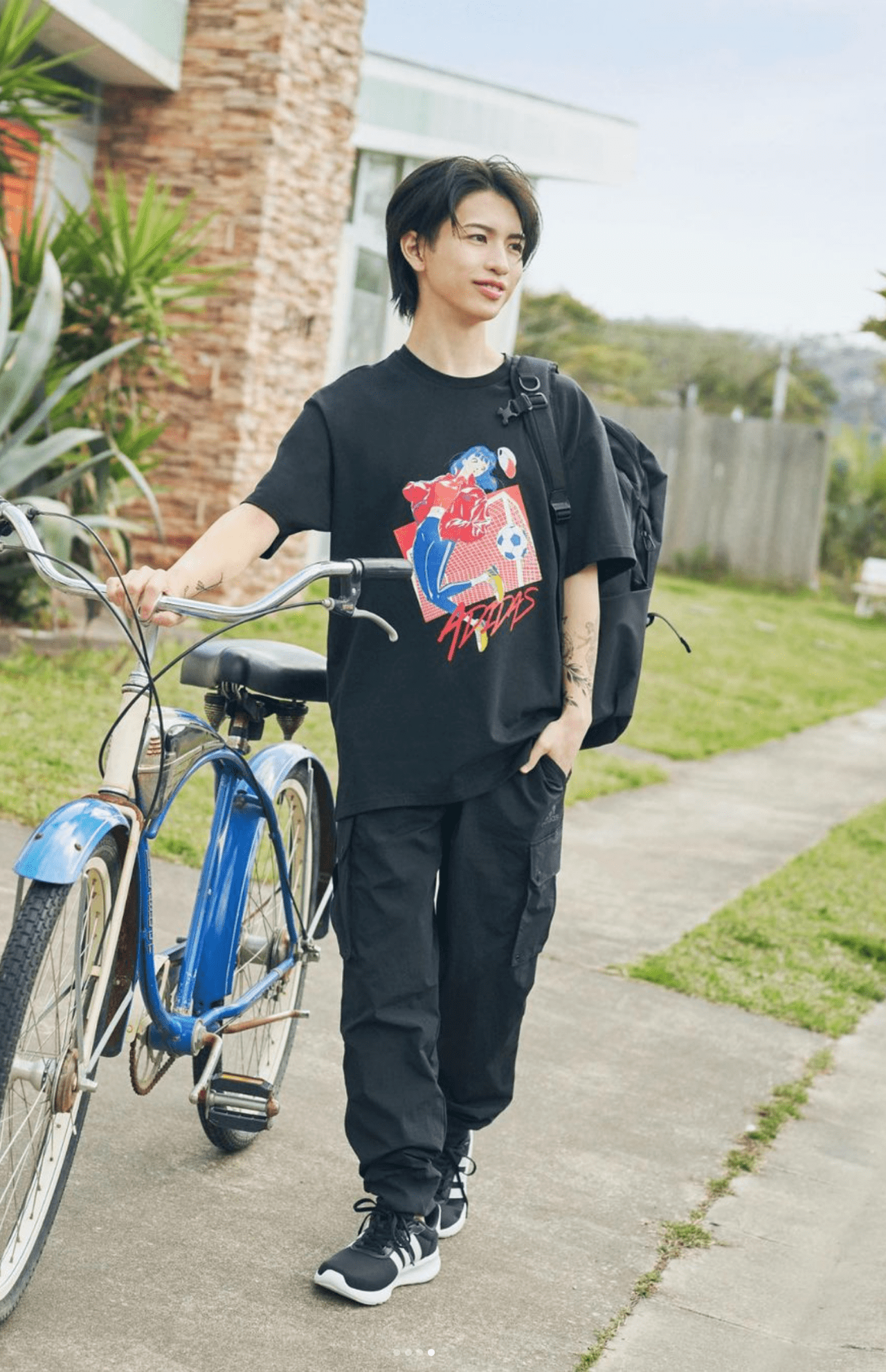 今年5月の岩橋玄樹。3か月前だが、タトゥーが少ない（adidastokyo公式インスタグラムより）