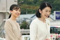 《ドレスとイヤリングの「赤」で》紀子さまと佳子さま、母娘公務でみせる「ワンポイントリンク」の絆