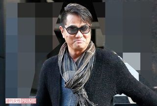 自身が経営していたエステサロンの近所を散歩する高知