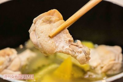 手羽元は骨から肉がはがれてくるまで煮る