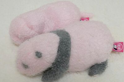 かわいくない「ピンクのパンダ」“シャンシャングッズ” の製作背景とヒットの裏側