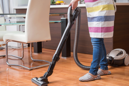 家事代行斡旋業者は家具や食器の破損に対して保険加入しており、自腹での弁償はない(※画像はイメージです)