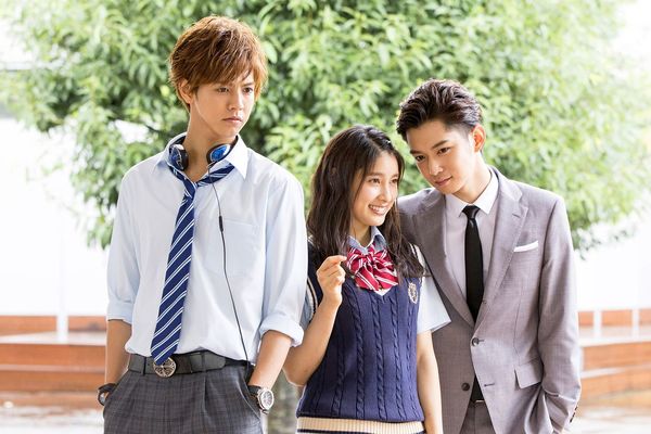 『兄に愛されすぎて困ってます』より　(c)2017「兄こま」製作委員会　(c)夜神里奈／小学館