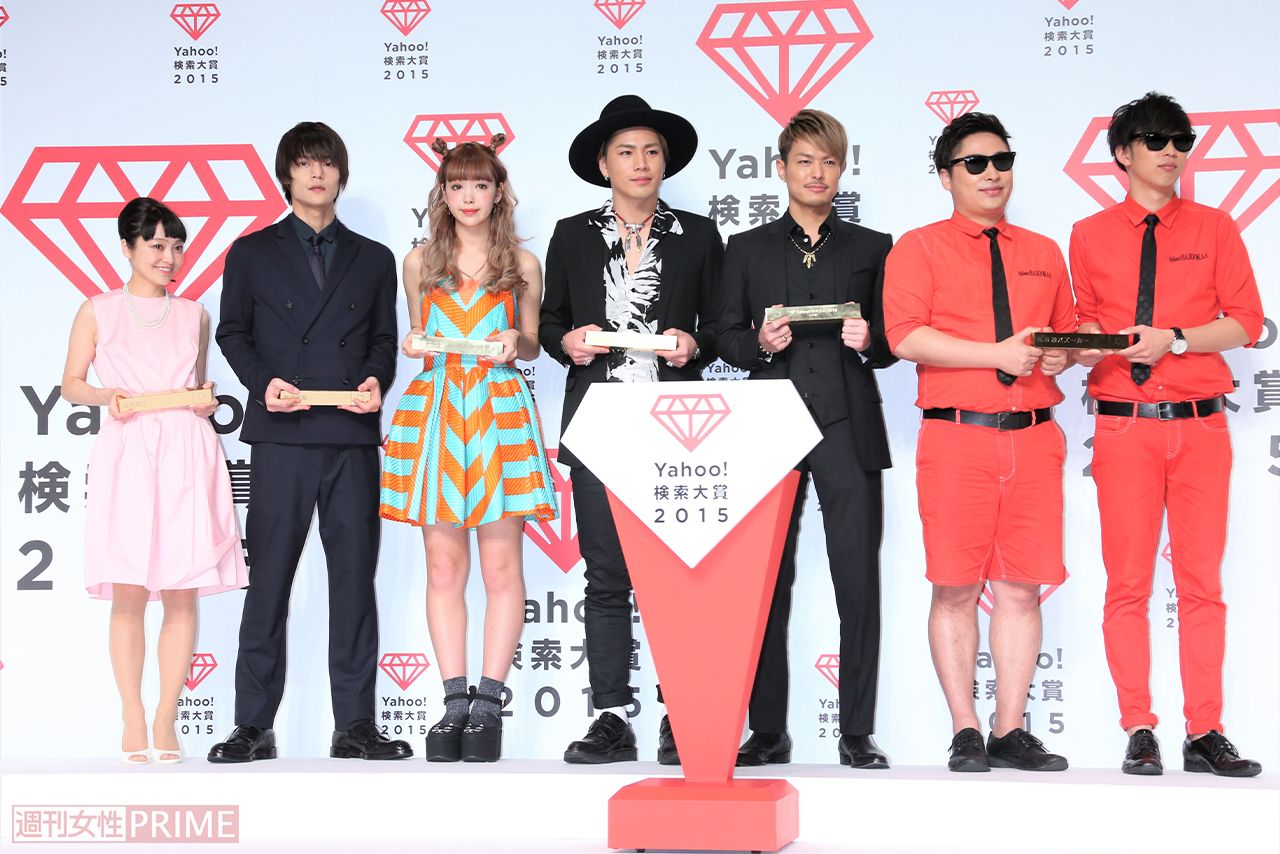 Yahoo!検索大賞2015の受賞者たち（いちばん左が金田朋子）