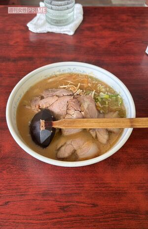思い出の地として紹介されたラーメン店『たんぽぽ』で、高橋海人が食べたネギ味噌チャーシュー麺