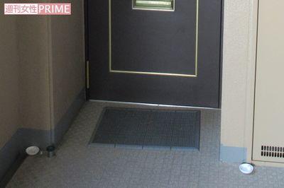 DV苦の妻が夫を絞殺、盛り塩玄関に住み続ける義父は息子の暴力否定せず