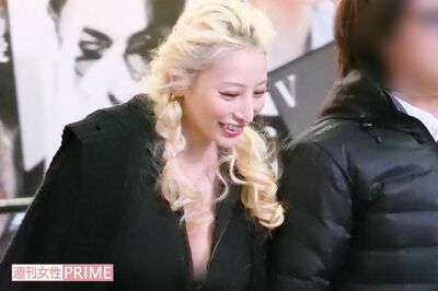 【独自】加藤紗里、 バレンタインデーに新宿歌舞伎町で“4股デート”独占撮「5歳の娘は母に預けています」