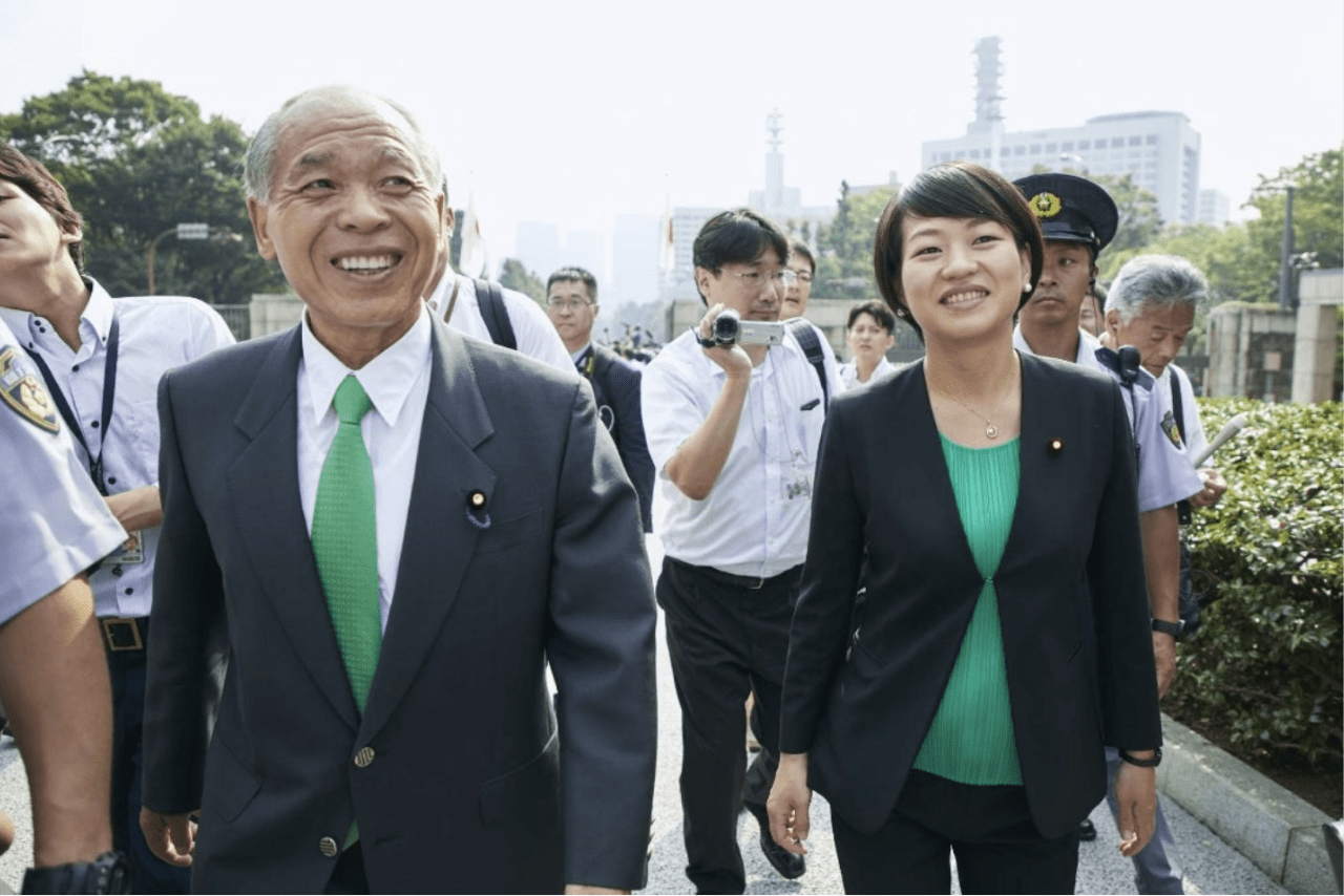 2019年8月に衆議院議員となった貴子と親子で登院