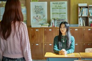 クールビューティーな委員長、ナムラ　Netflixシリーズ『今、私たちの学校は…』独占配信中