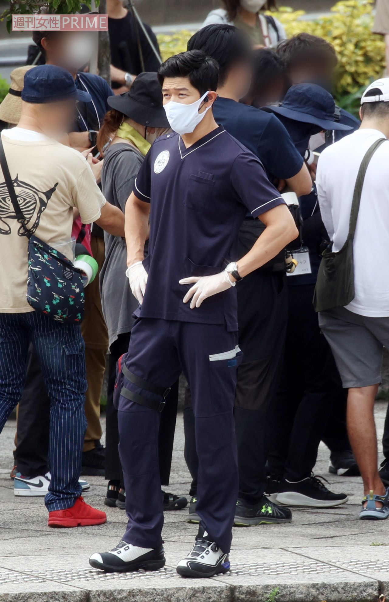 映画『TOKYO MER』撮影に臨む鈴木亮平をキャッチ