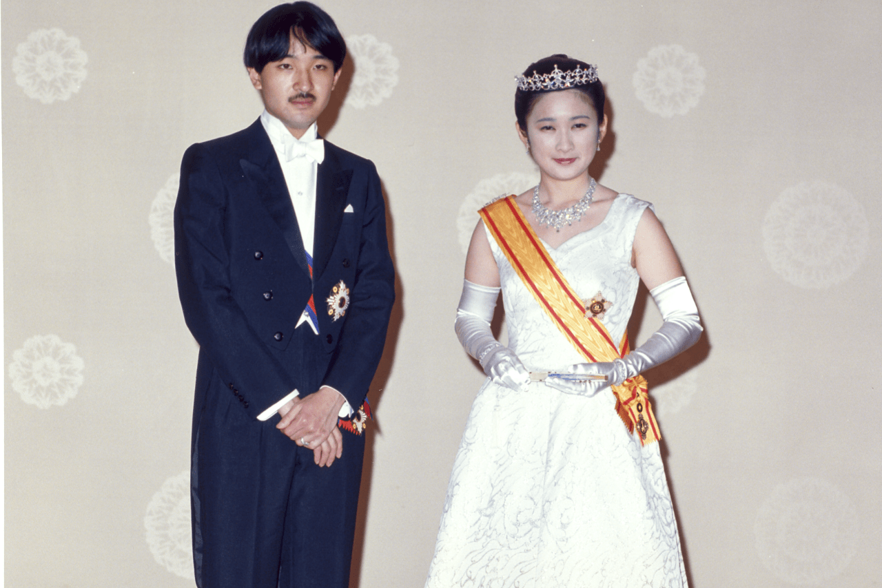 秋篠宮さま、紀子さま'90年6月29日、ご結婚当日の記念撮影（写真／宮内庁）