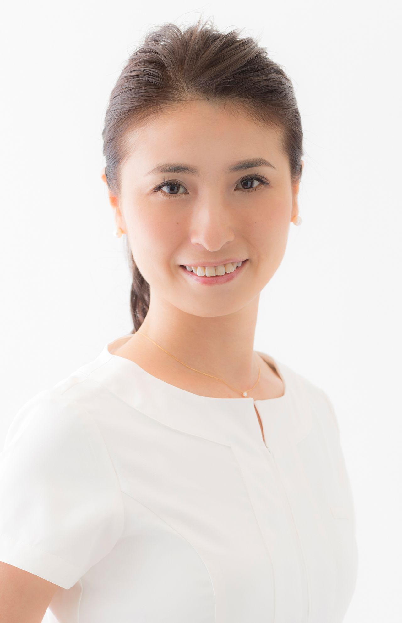 吉田佳代さん●吉田佳代ボディケアビューティクリニック代表。ボディバランス整体師。手技療法士。延べ約8万人の施術および指導実績を持つ。著書に『不調を解消するすごい足温め』（あさ出版）など。