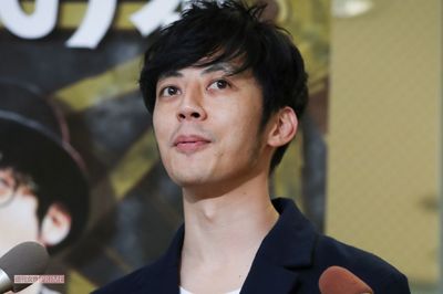 西野亮廣、成功のカゲに1人の敏腕女性の存在 元サロンメンバーが語る異様な“賛美”の実態