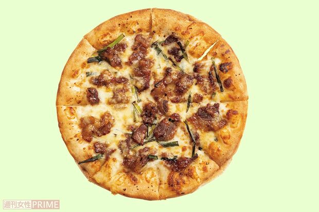 〈第1位〉あぶり炭火牛カルビ/ピザハット　3540円（撮影／齋藤周造）