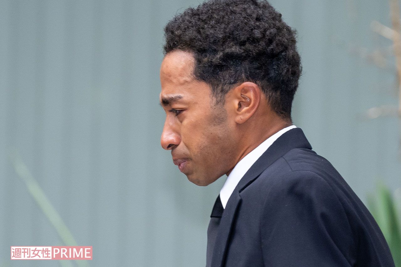 公然わいせつ容疑で逮捕後、釈放された『Aぇ！ group』の草間リチャード敬太（2025年10月6日）