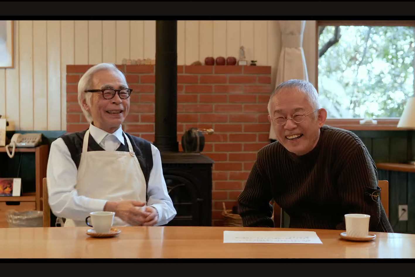 2024年3月3日に公開されたインタビューに髭を剃った姿で出演した宮崎駿監督（左）（アカデミー賞の公式YouTubeチャンネル『Oscars』より）