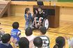 母の理恵さんと二人三脚で講演活動。地域の小学校に訪問して知ってもらう活動を現在も継続中 写真提供/山崎理恵さん
