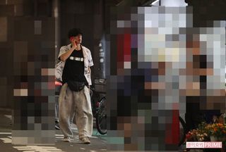 6月初旬の夜、スーパーに買い出しへ