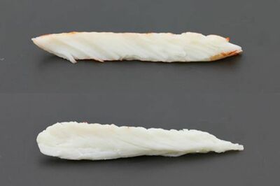 カニの繊維の細さや向きに着目し、本物に近い断面を実現。上が『ほぼカニ』、下が本物のカニの断面図