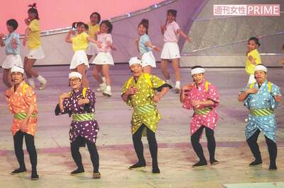 ザ・ドリフターズ（左から志村けん、仲本工事、いかりや長介、加藤茶、高木ブー）