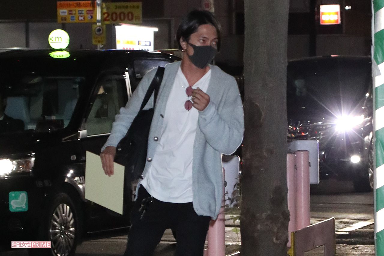 ジャニーさんの亡骸との対面のため、深夜に関連ビルを訪れた山下（１）