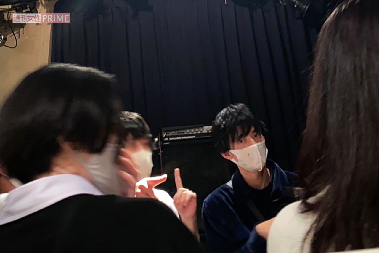 10月中旬、ボートゲームバーでファンと『人狼』を楽しむKaito