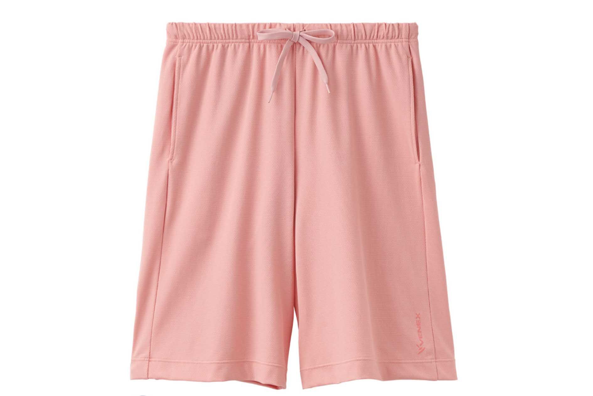 ベネクスのハーフパンツ1万5400円（税込み）。「家庭用遠赤外線血行促進用衣」で、血行促進作用により、疲労の回復、筋肉等のコリの改善などが期待できるとか