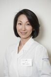 菅原由香子(すがわら・ゆかこ) ●1970年生まれ。岩手のすがわら皮膚科クリニックで、月に1万人を診療する人気皮膚科医。弘前大学医学部卒業