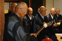 《定年後の新たな選択》増加する「老後出家」は“逃避”か“修行”か、60歳を過ぎてから彼らが出家をして求…