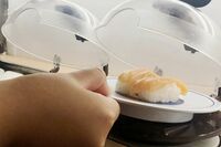 【知って楽しい雑学】回転寿司のレーンで右回りが多いのはなぜ？ 意外な理由は日本人の利き手・利き目に